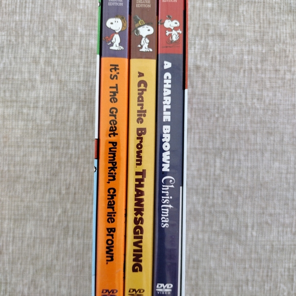 Ultimate Classics Collection Holidays/Christmas 2 Boxed DVD Sets - Picture 5 of 16